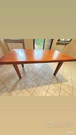 Tavolo fissa con 6 sedie