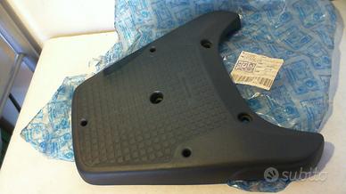 PORTATAPACCHI POSTERIORE FREE PIAGGIO 574751000D