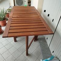Tavolo in legno richiudibile