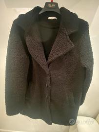 Cappotto nero effetto teddy