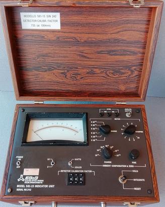 Valigetta in legno Radiometr EG&G Massachusetts