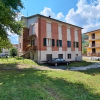 Casa di 3 piani (con opzione lotto edificabile)