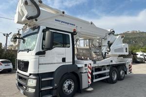 MAN TGS 26.320 CON PIATTAFORMA AEREA OIL STELL 423