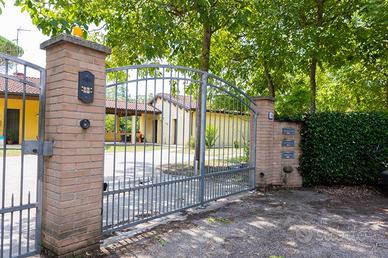 Villa di 240 m² con 4 locali a Faenza