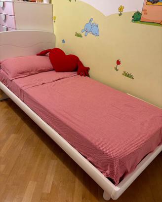 Letto singolo bianco