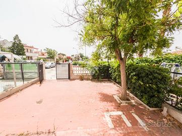 3 LOCALI A MANFREDONIA