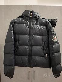 Piumino Moncler taglia S