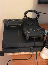 Ps4 usata 500GB + 2 controller