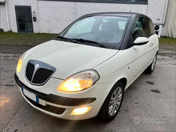 Lancia Ypsilon Momo Design 1.2