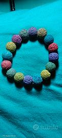 Bracciale con sfere in pietra lavica multicolor