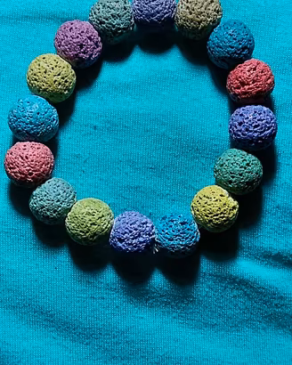 Bracciale con sfere in pietra lavica multicolor