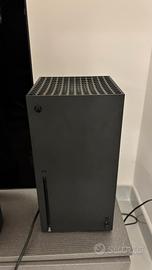 Xbox Series X + 2 Controllers originali + 5 Giochi