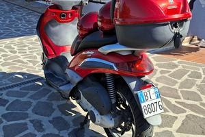 Scouter Piaggio Beverly 250