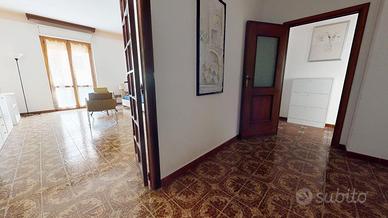 Via Dau. Pentavano con due bagni e box auto