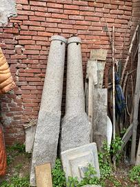 Colonne in pietra di sienite 