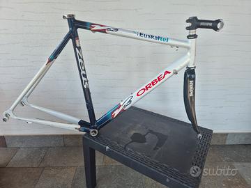 telaio Orbea Zeus Team Euscaltel con portanumero