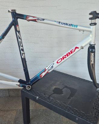 telaio Orbea Zeus Team Euscaltel con portanumero