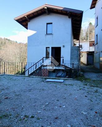 4 LOCALI A GRIMACCO