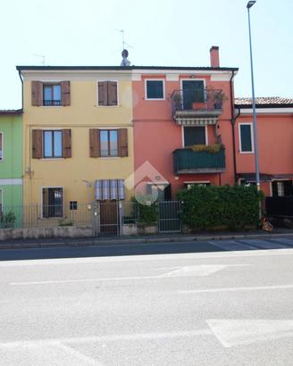 2 LOCALI A VERONA