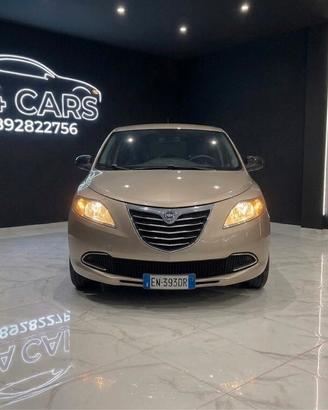 Lancia Ypsilon 1.3 MJT 75 CV Unyca