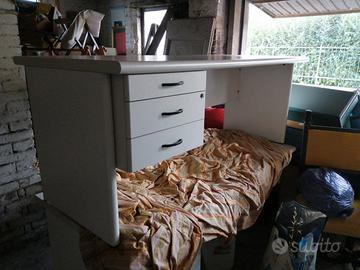 Ufficio scrivania grande