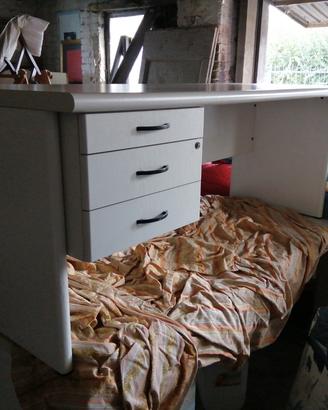 Ufficio scrivania grande