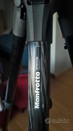 Cavalletto treppiede Manfrotto in Carbonio