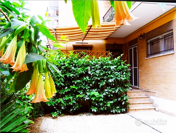 App vacanze indipendente Ostia posto auto giardino