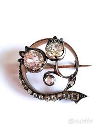 Spilla metà 800 oro 15 Kt e diamanti naturali 