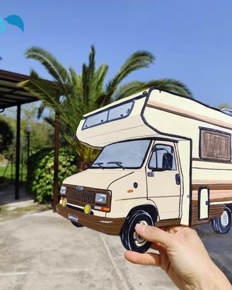 Modellino Camper in ceramica bidimensionale.
