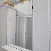 mobiletto bagno con specchio
