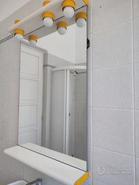 mobiletto bagno con specchio