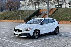 VOLVO V40 Cross Country D2 Momentum