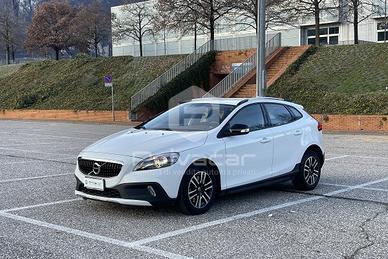 VOLVO V40 Cross Country D2 Momentum