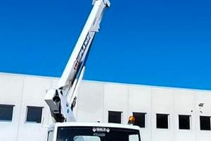 Renault trucks 110.35 c/piattaforma aerea cmc