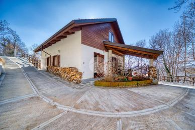 VILLA SINGOLA A VALGIOIE