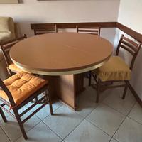 Tavolo Rotondo allungabile con sedie