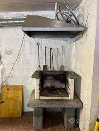 Barbeque da giardino in pietra