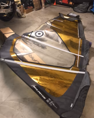 Vela windsurf Neil Pryde 4.4 Wave Core side shore