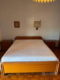 Camera da letto completa in legno massello