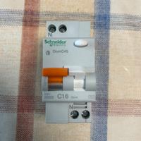 Interruttore magnetotermico schneider domc45
