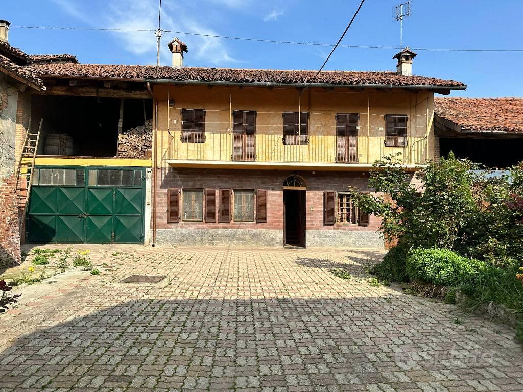 Rustico / Casale di 190 m² con più di 5 locali a V - Vista 5