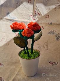 Rose realizzate ad uncinetto in lana