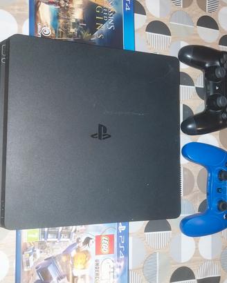 play station 4 slim con 2 joystick 2 giochi