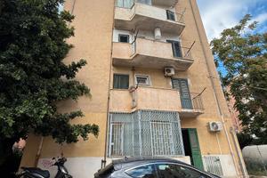 Accogliente 2 vani zona Villa Tasca