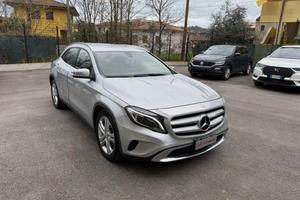 MERCEDES-BENZ GLA 200 d Automatic Premium