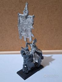 Warhammer Bretonnia porta stendardo