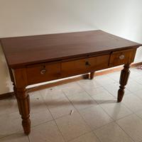 Scrivania antica