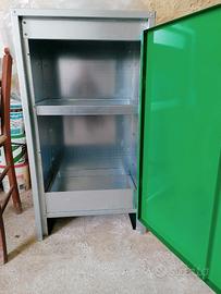 Armadietto fitofarmaci