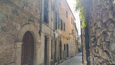 CASA SEMINDIPENDENTE A ALATRI